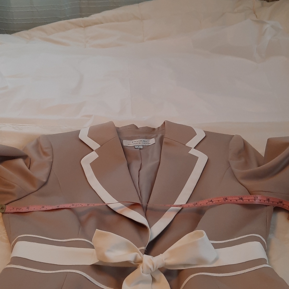 Tahari Taupe Blazer with White Trim and Belt - Picture 5 of 8